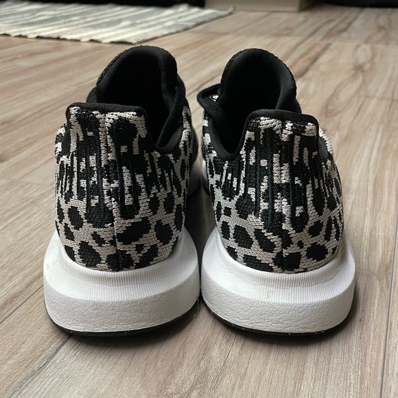 Adidas Swift Run 1.0 Leopard Print Shoes - Picture 5 of 11